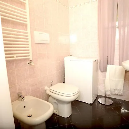 House With 2 Bedrooms In With Wifi